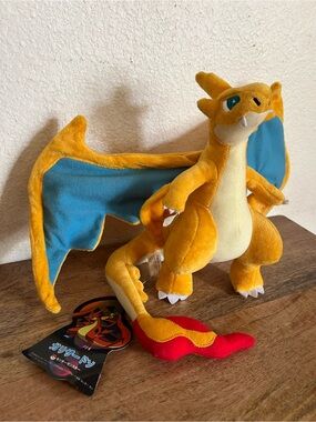 Pokémon Plush Mega Charizard Y NWT